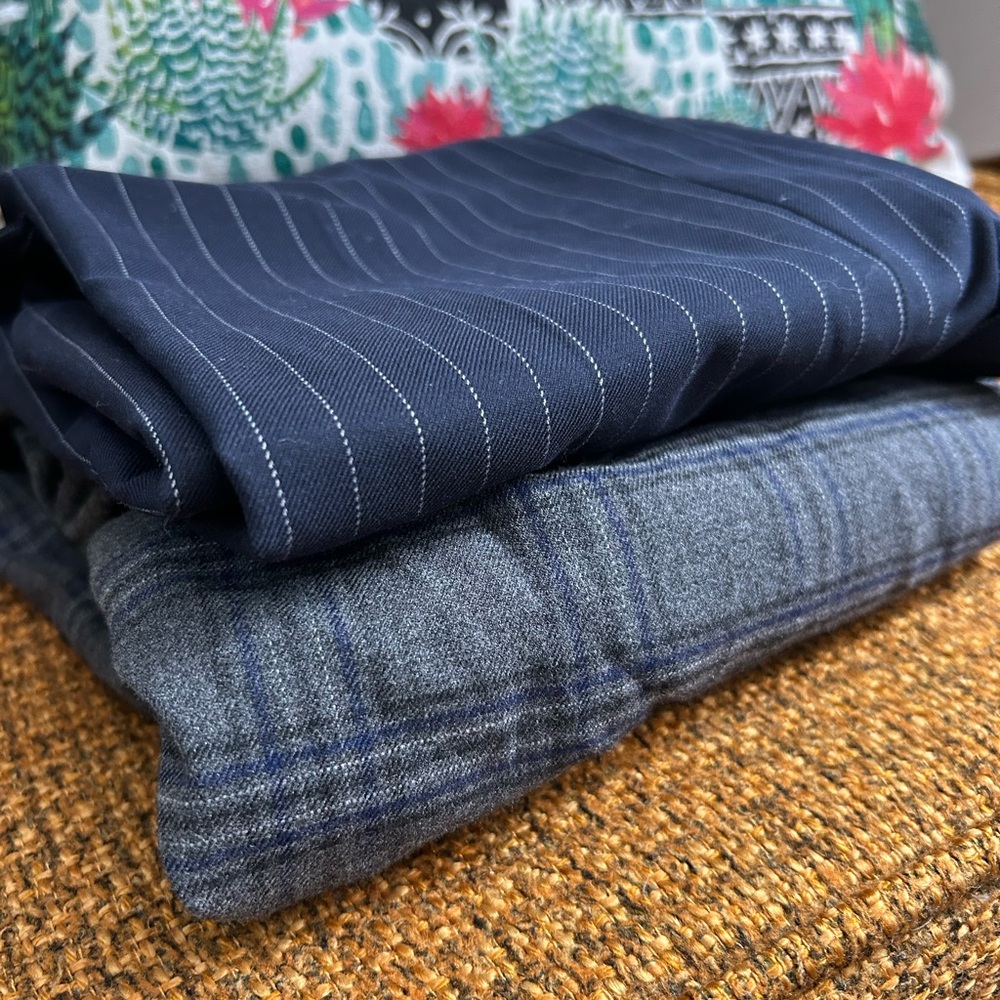 Set of 2 Uniqlo EZY pants